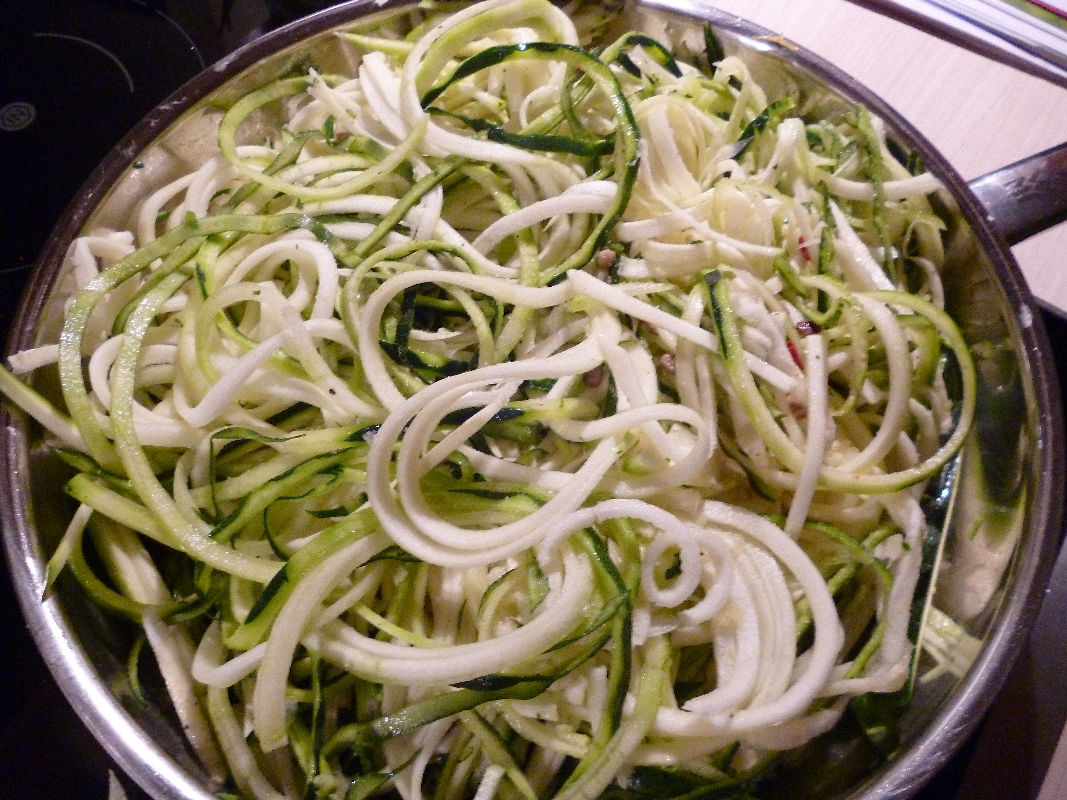 What Are Zoodles? Courgette Noodles Explained