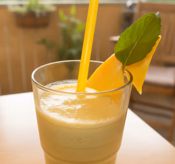 Mangové lassi